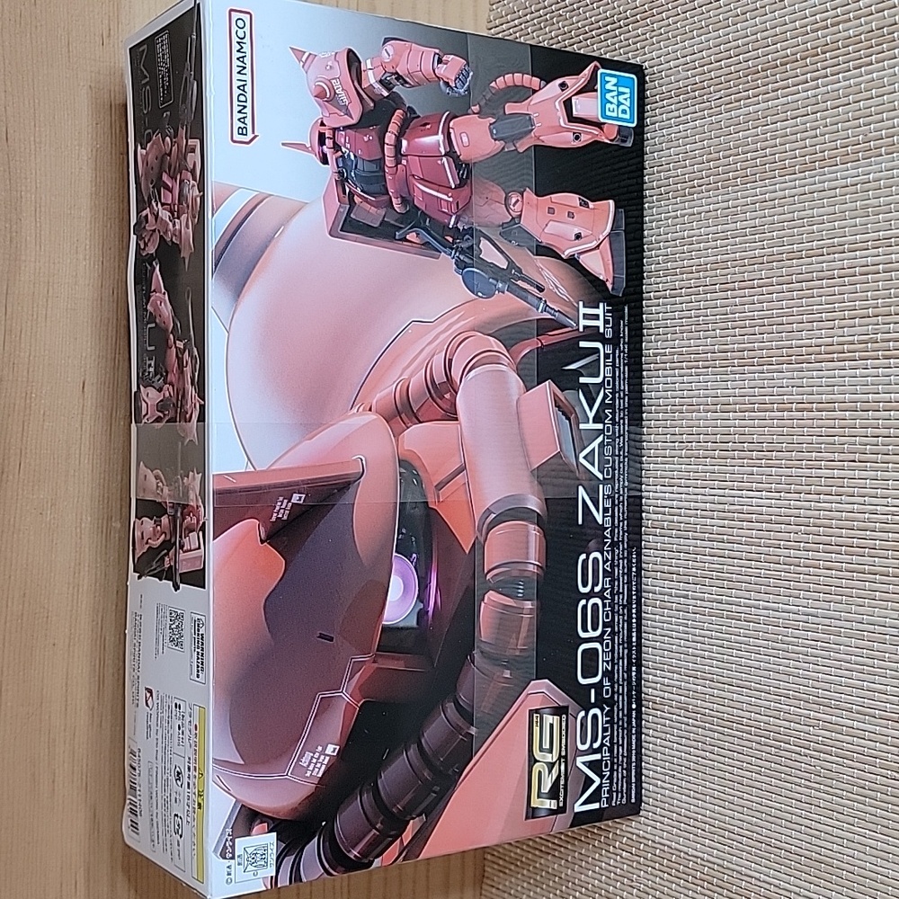 Bandai Hobby MS-06S ZAKU II Principality of Zeon Char Aznable's Custom Suit